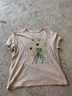 Fifth Sun Beige Tee with Yellow Sunflower Graphic